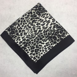 19 Momme silk scarf with leopard element