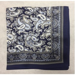 19 Momme silk scarf with paisley pattern element